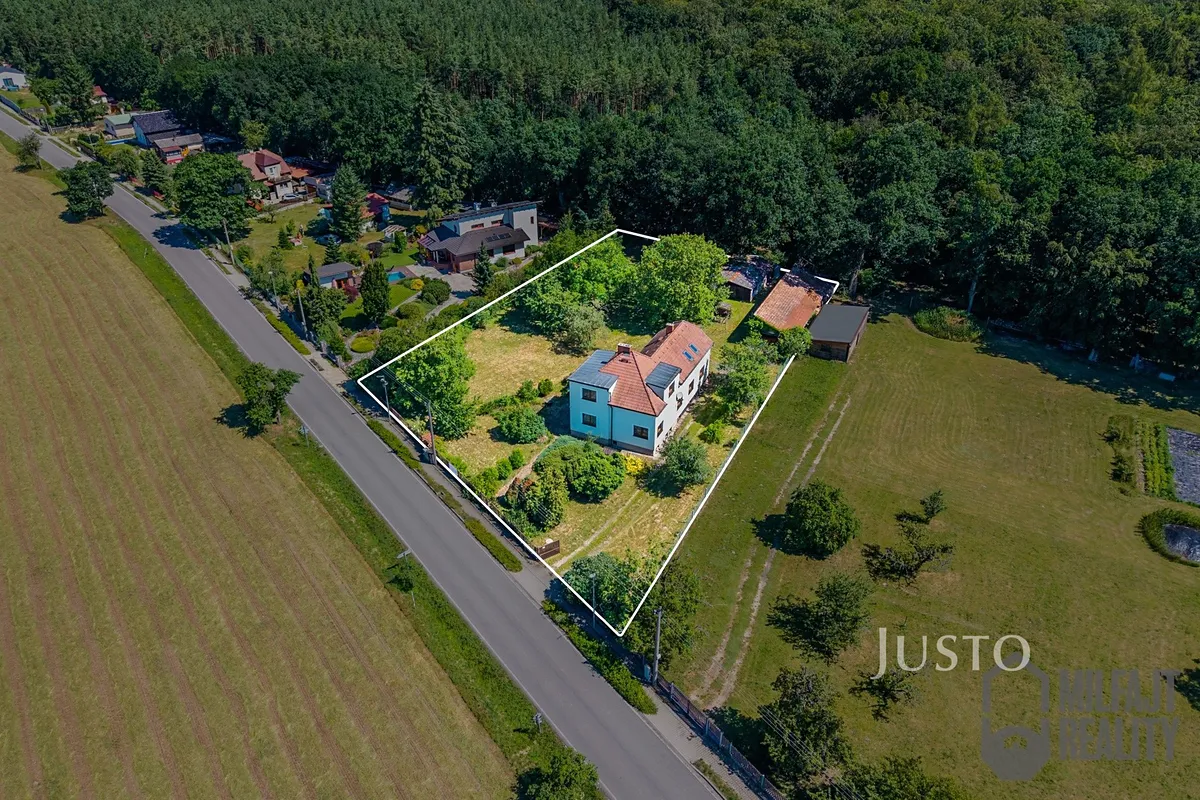 Prodej rodinného domu 250 m², pozemek 2877 m²